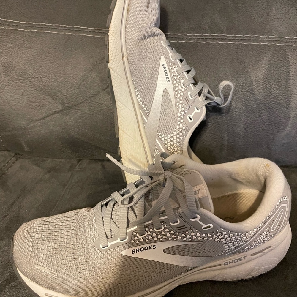 Womens brooks ghost 14 size 9